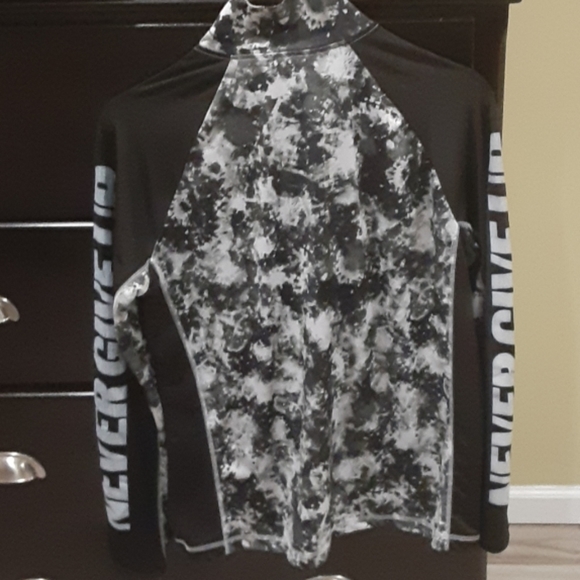 Body Instnct top - Picture 3 of 4